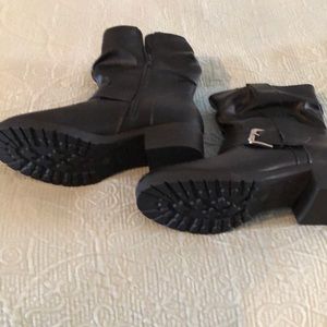 Arizona Black Boots - Size 7 1/2 M - NWOT